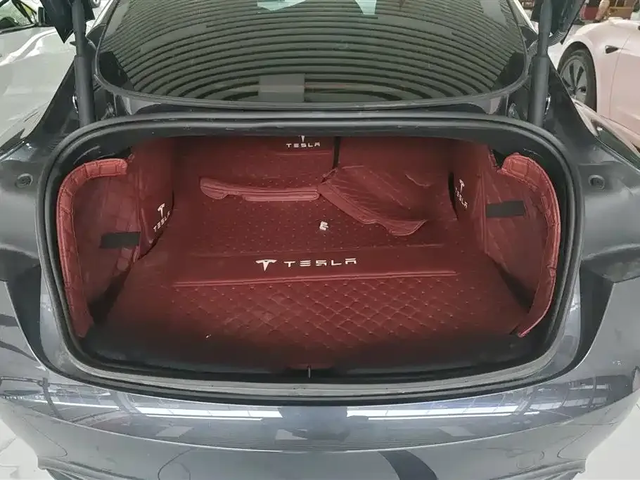 Tesla Model 3 — фото 10