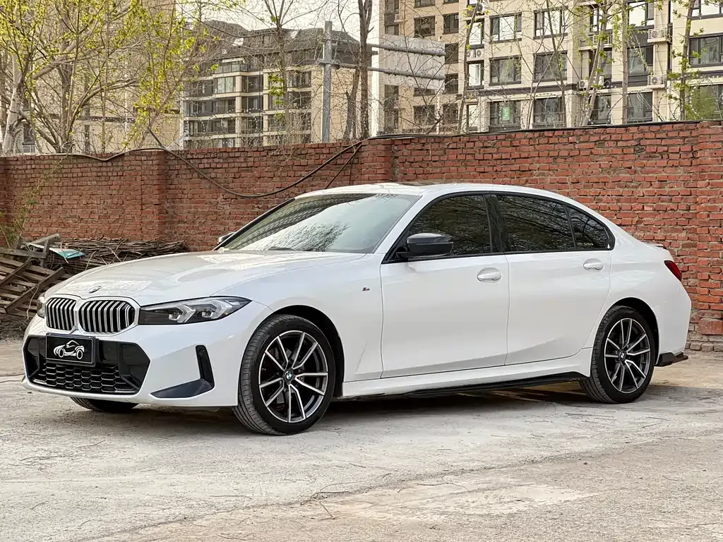 BMW 3 Series 2023 из CN, фото 1