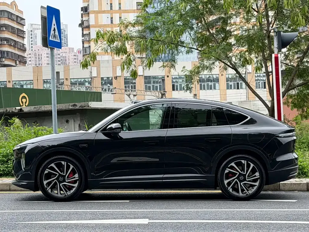 NIO EC6 — фото 10