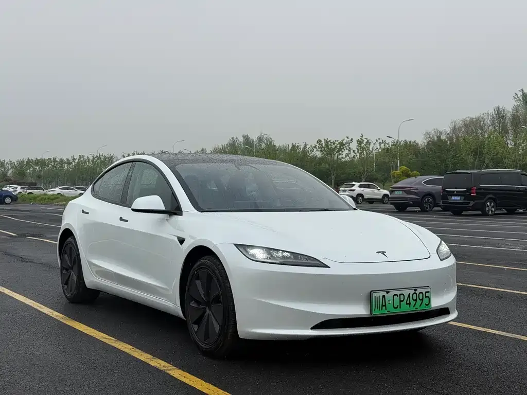 Tesla Model 3 — фото 3