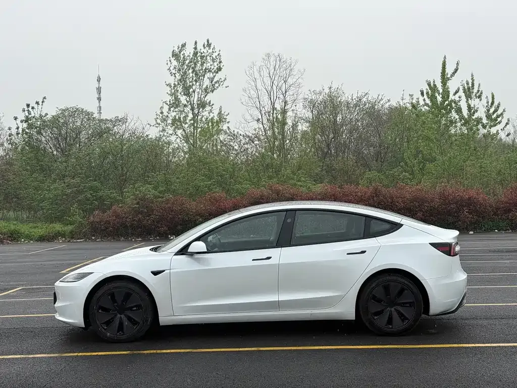 Tesla Model 3 — фото 5
