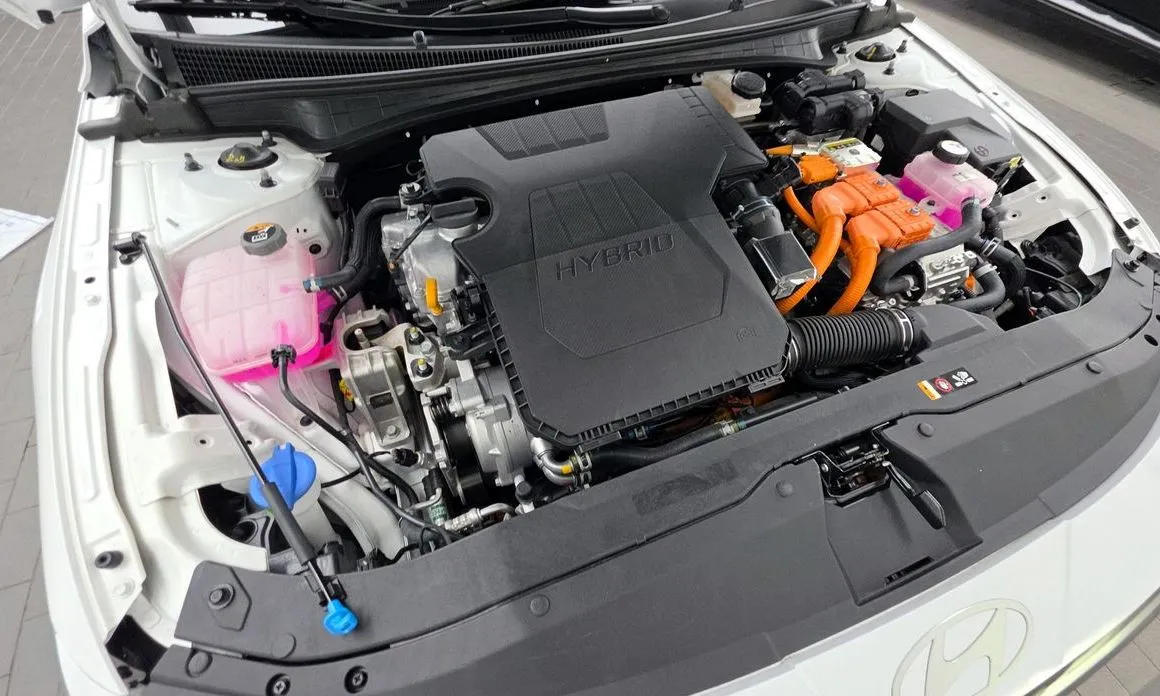 Hyundai AVANTE 2024 из KR, фото 2