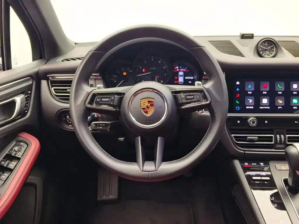 Porsche Macan — фото 9