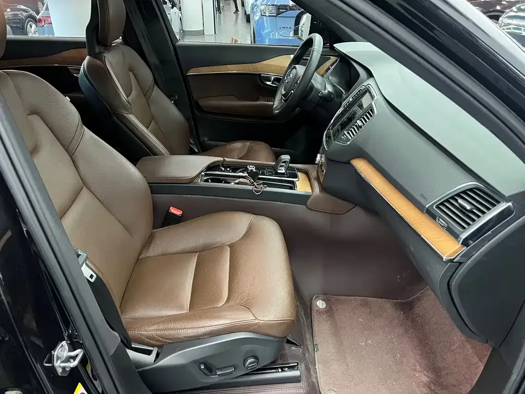 Volvo XC90 2022 из CN, фото 3