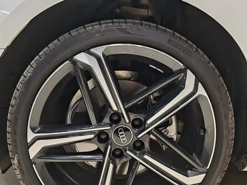 Audi A4L 2025 из CN, фото 7
