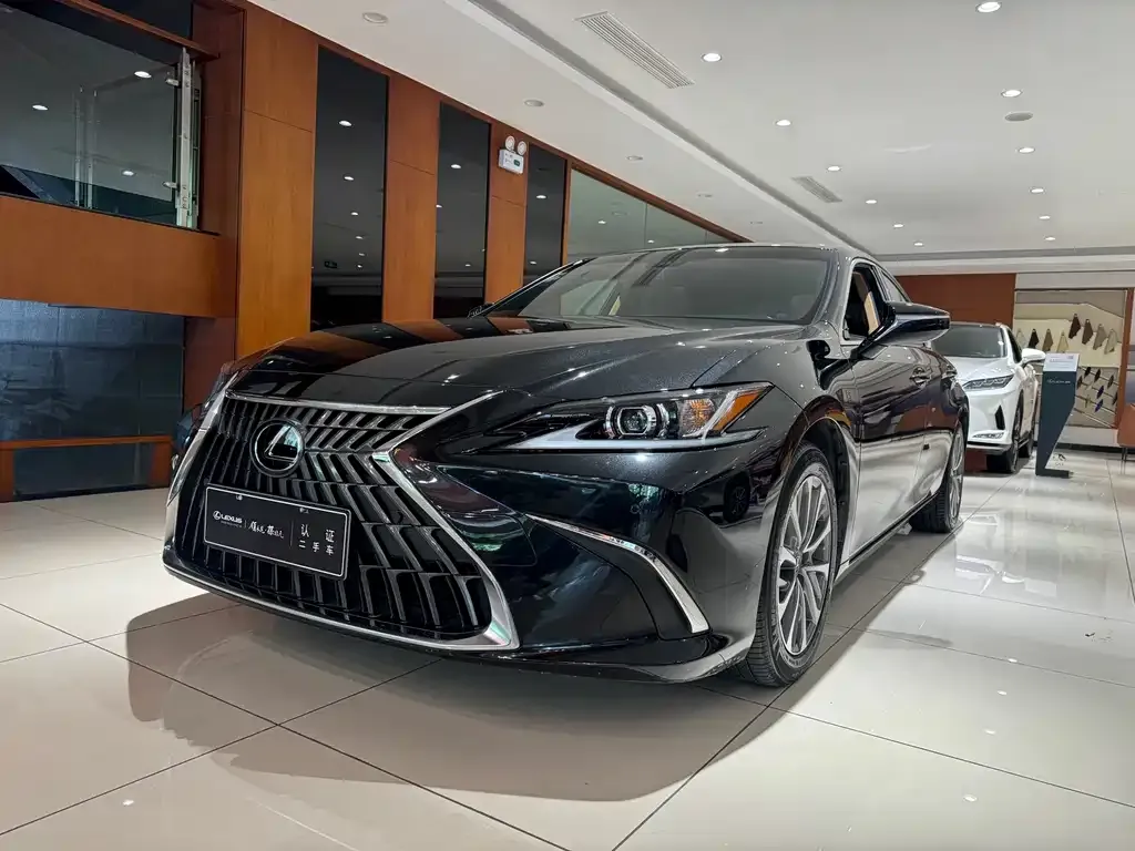 Lexus ES 2023 из CN, фото 2
