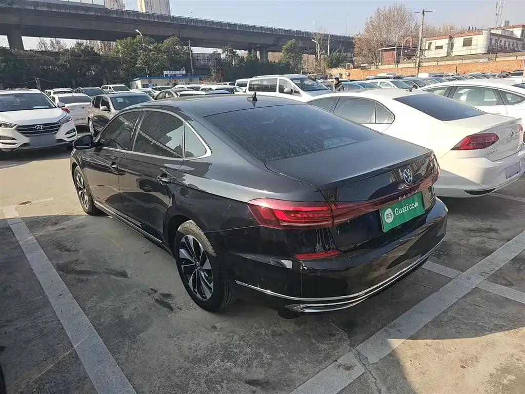 Volkswagen Passat — фото 7