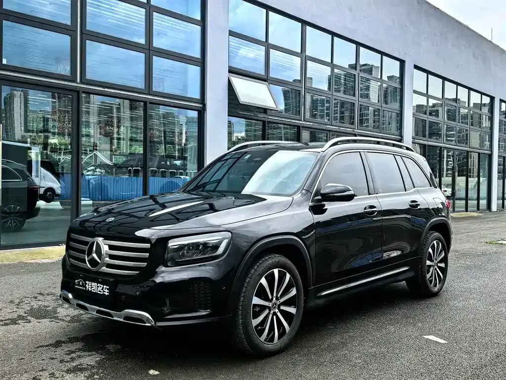 Mercedes-Benz GLB — фото 1