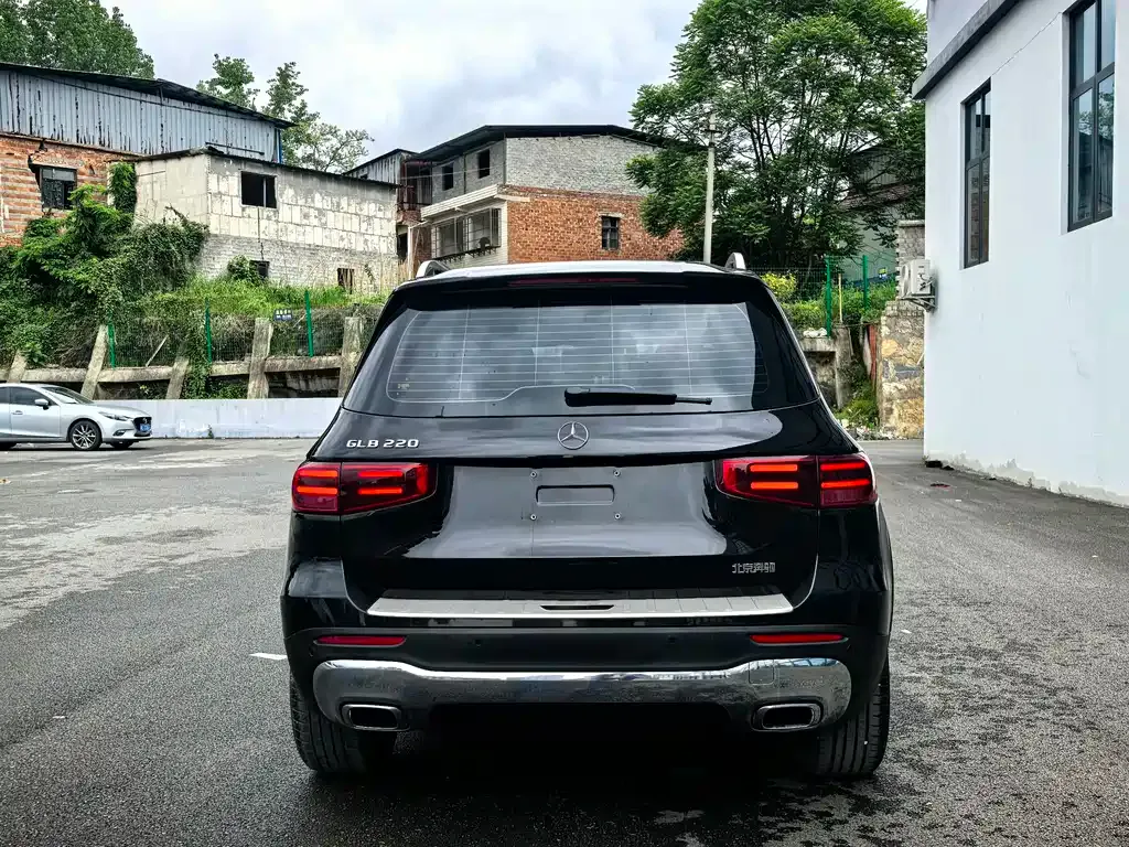 Mercedes-Benz GLB — фото 10