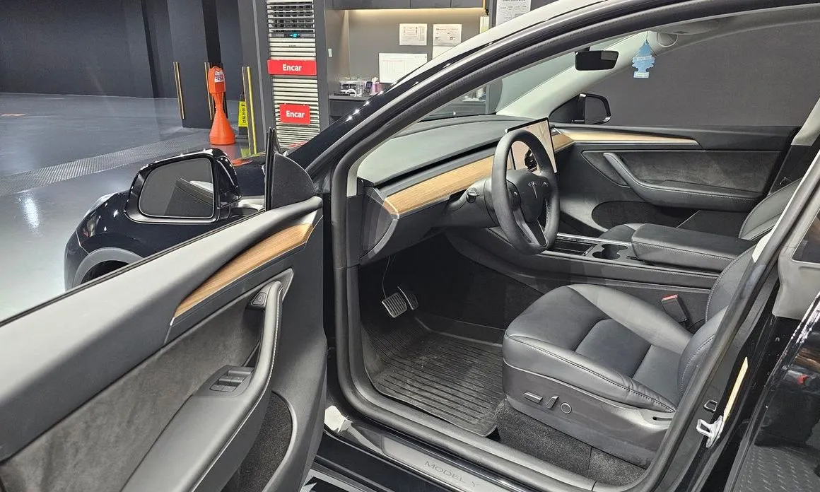 Tesla Model Y — фото 9