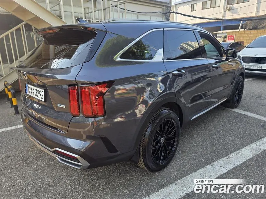 Kia Sorento — фото 7