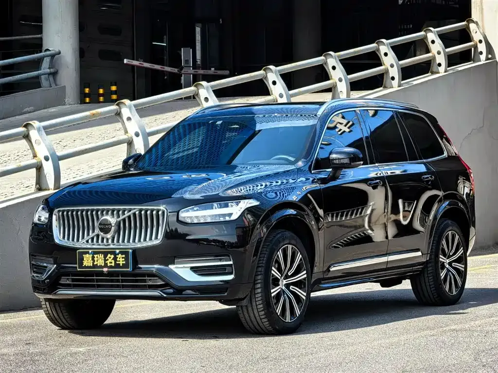 Volvo XC90 — фото 1