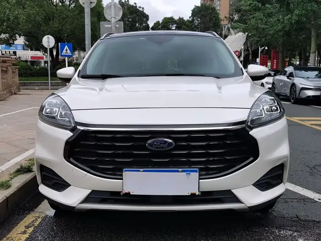 Ford Escape 2023 из CN, фото 4