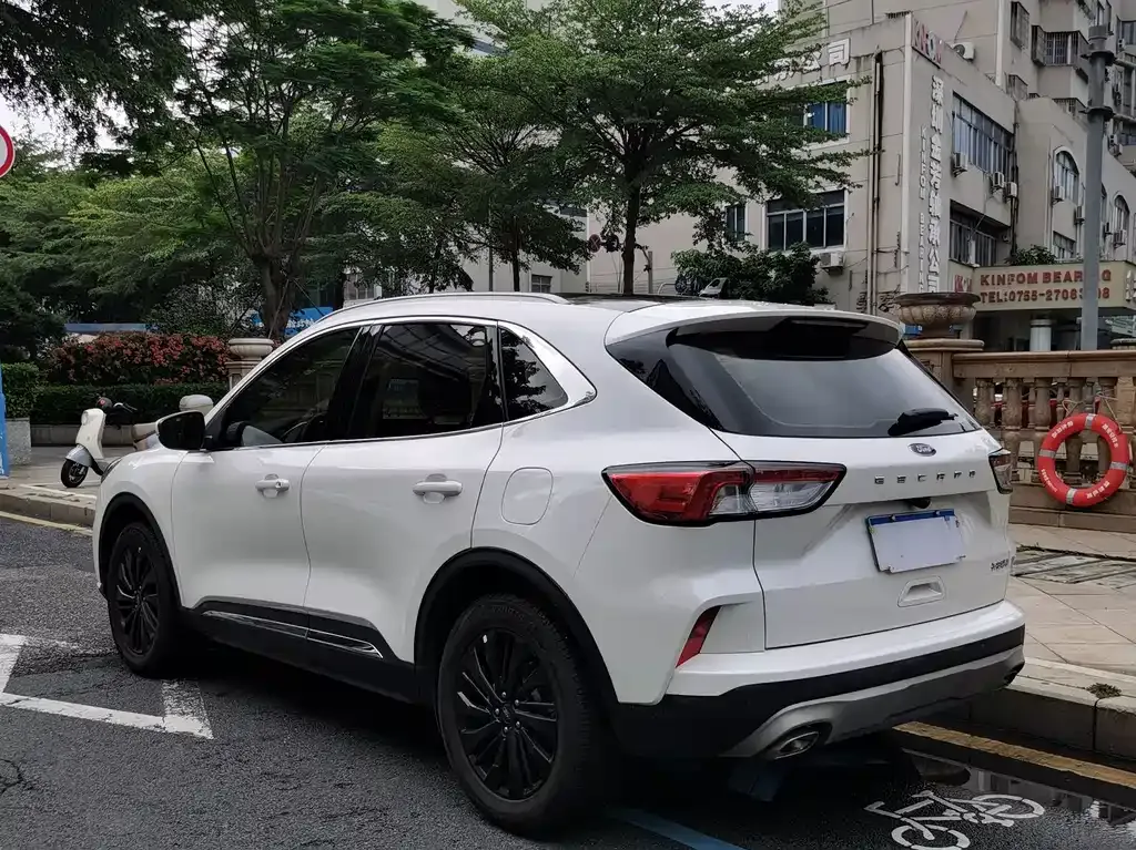 Ford Escape 2023 из CN, фото 9