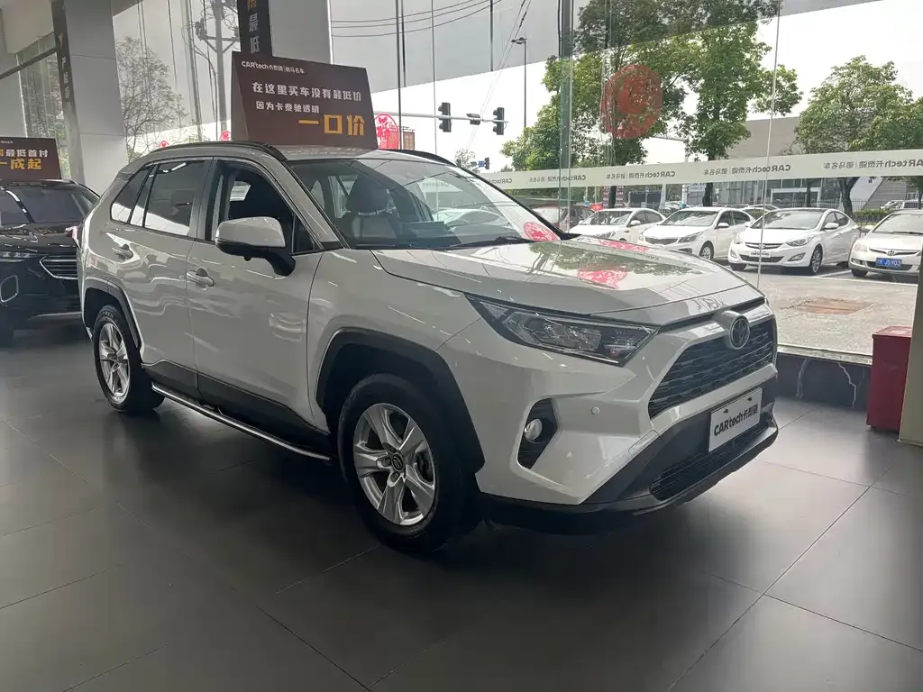 Toyota RAV4 2023 из CN, фото 6