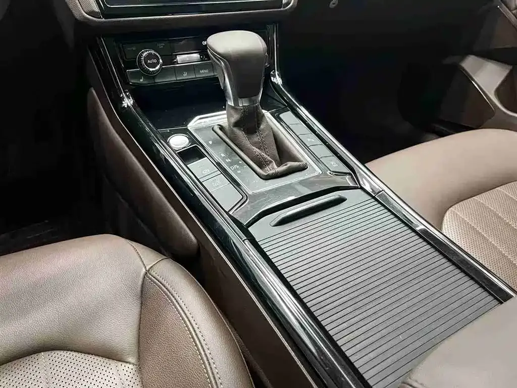 Volkswagen Phideon 2022 из CN, фото 9