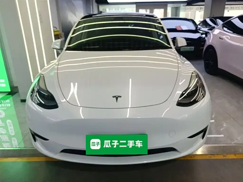 Tesla Model Y — фото 9