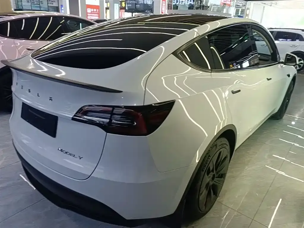 Tesla Model Y — фото 4