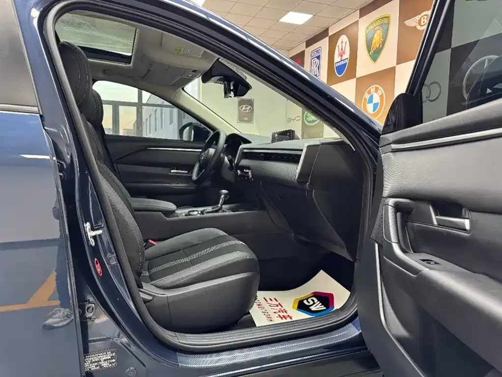 Mazda CX-50 2023 из CN, фото 10