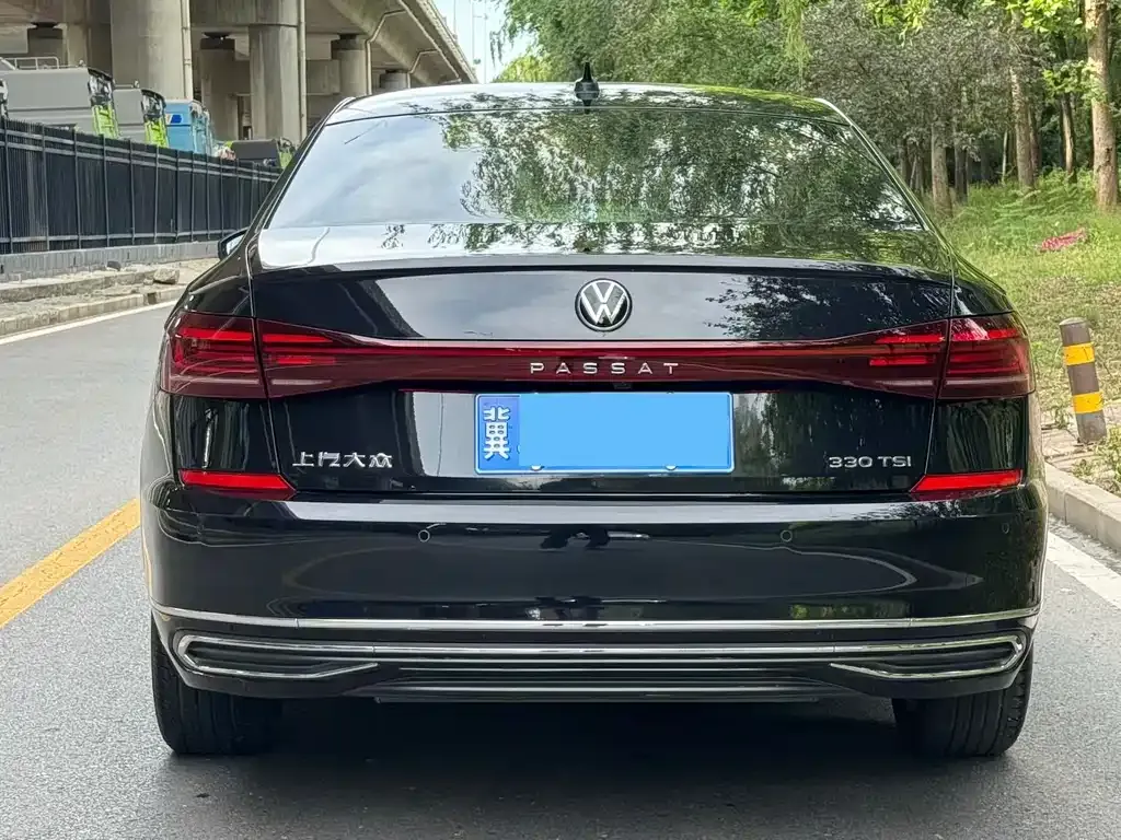 Volkswagen Passat — фото 8