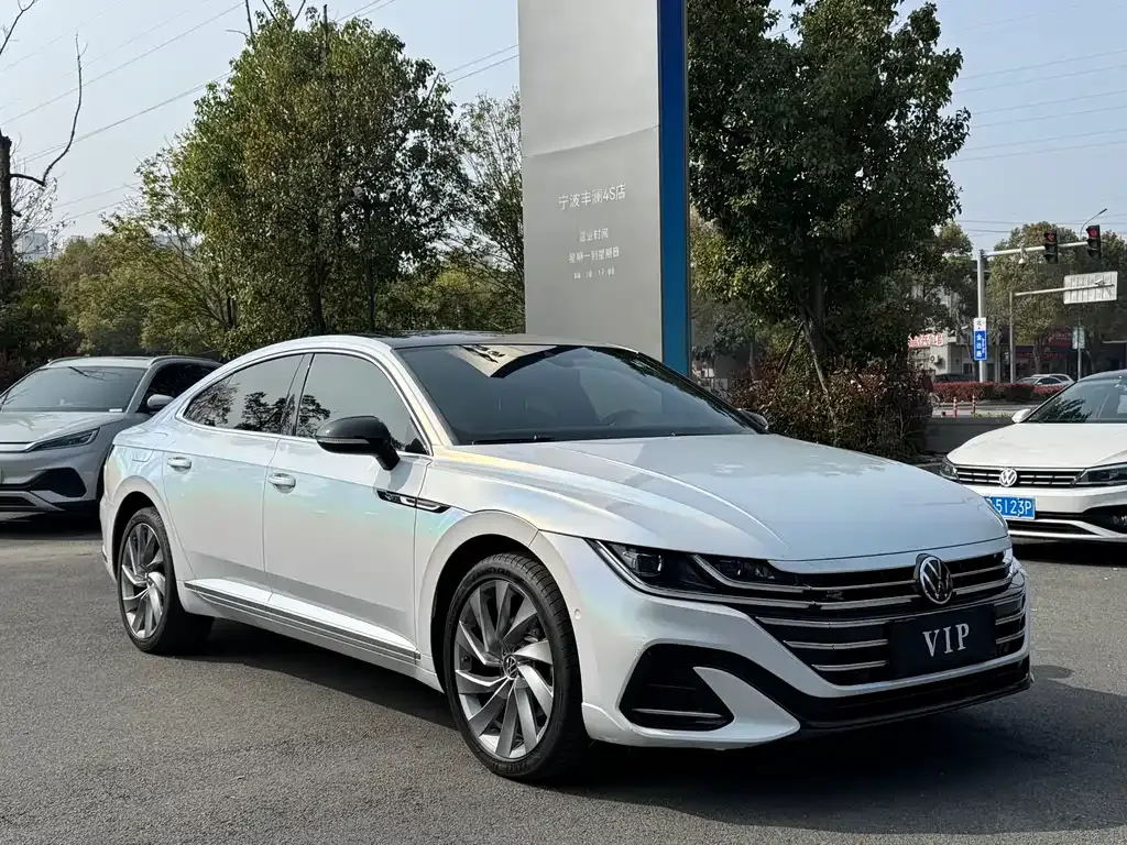 Volkswagen CC 2023 из CN, фото 9
