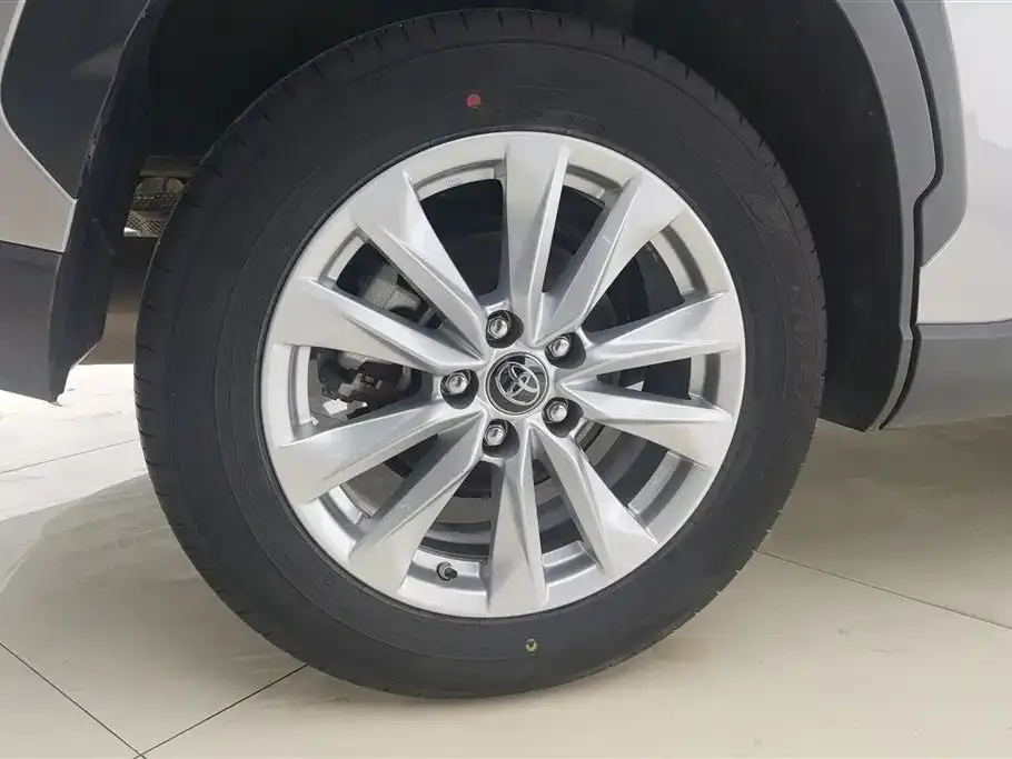 Toyota Corolla Cross — фото 4