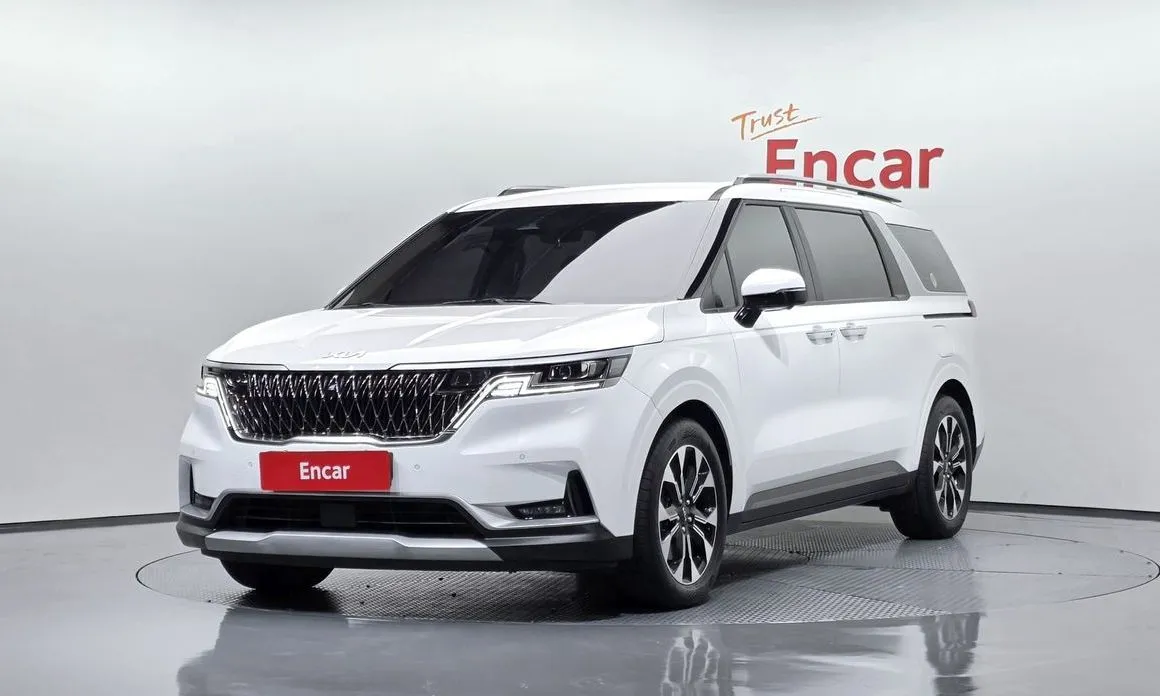 Kia Carnival — фото 1