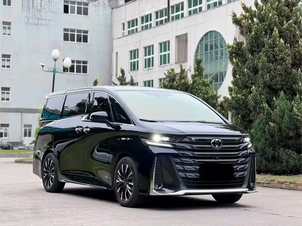 Toyota Alphard — фото 9