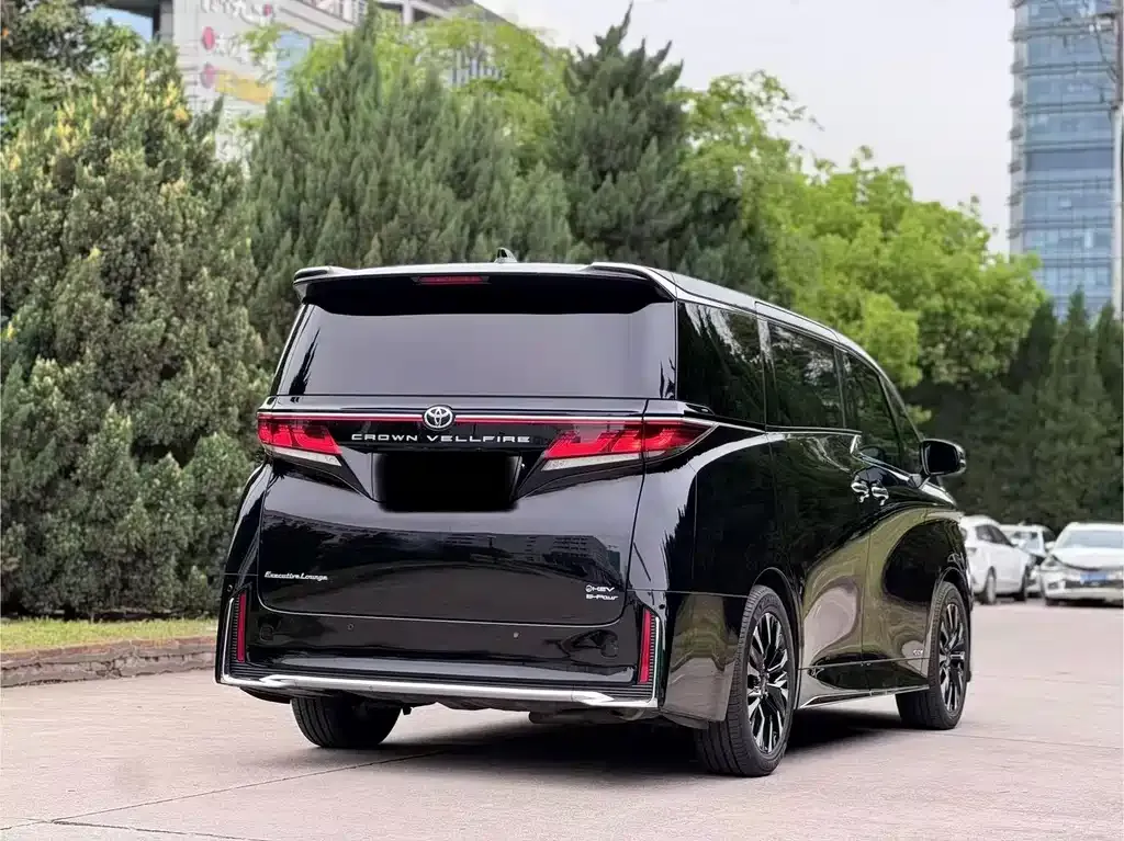 Toyota Alphard — фото 7