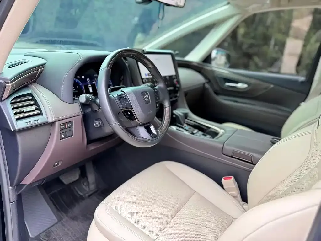 Toyota Alphard — фото 3