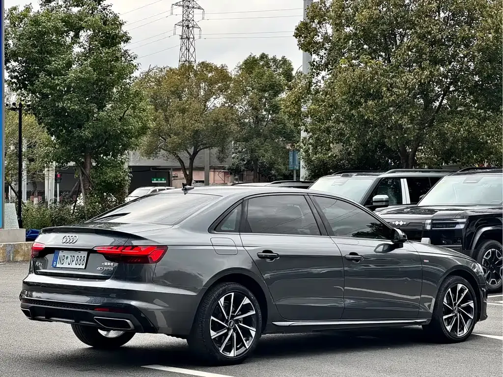 Audi A4L 2023 из CN, фото 5