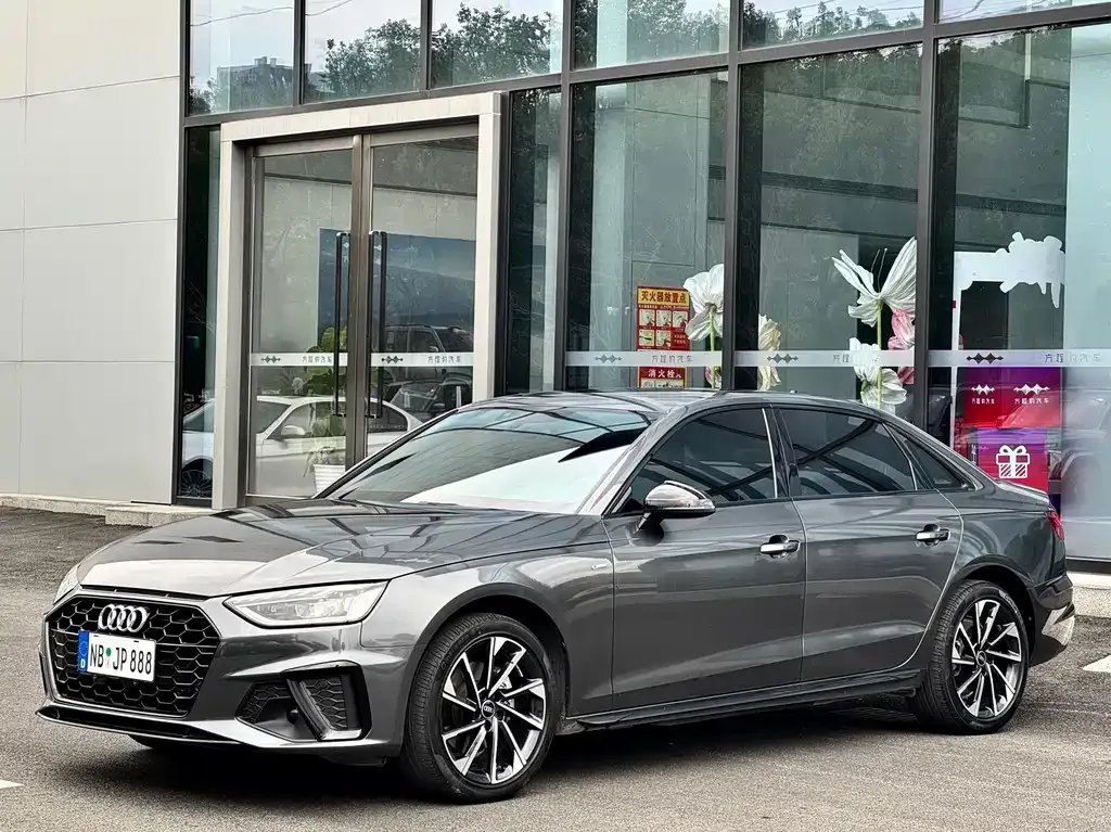Audi A4L 2023 из CN, фото 3
