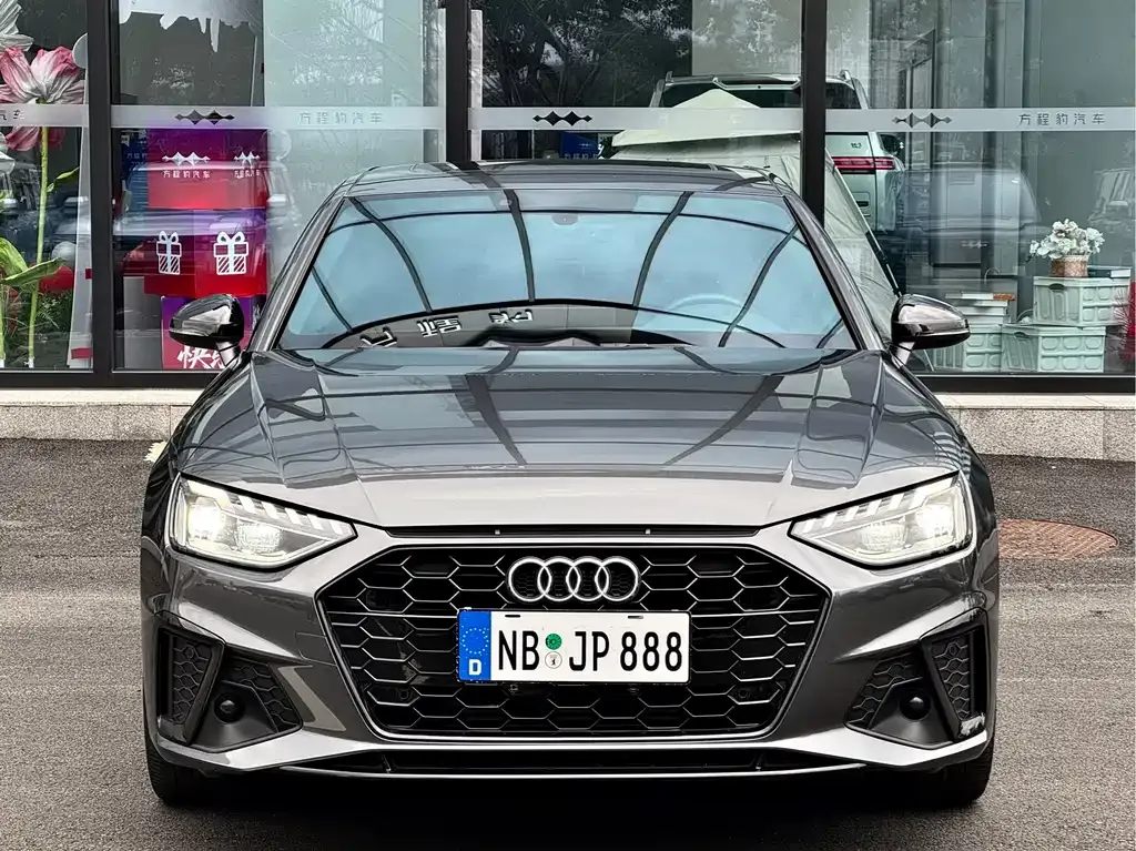 Audi A4L 2023 из CN, фото 4