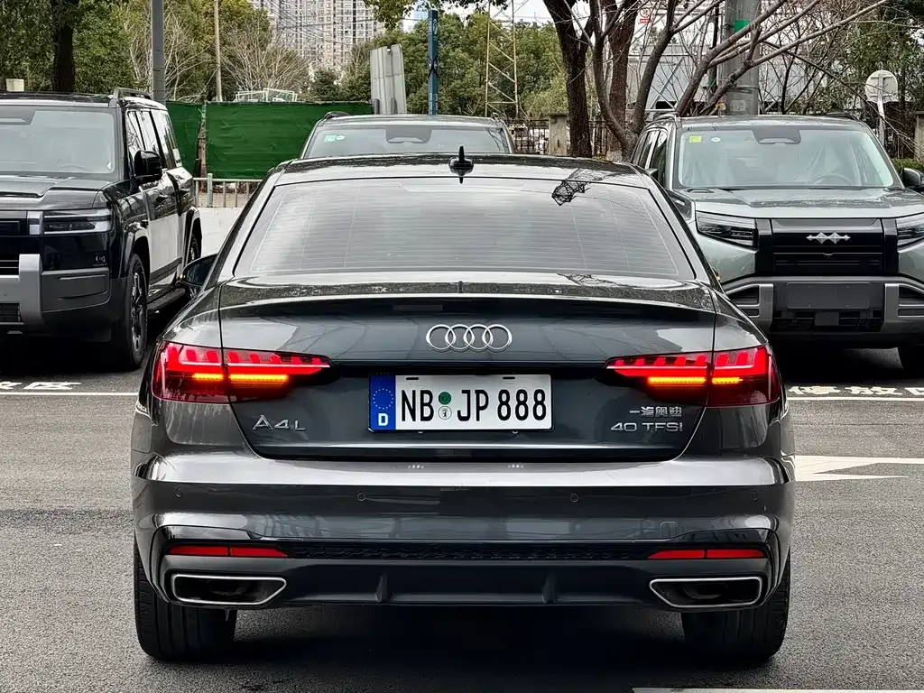 Audi A4L 2023 из CN, фото 10
