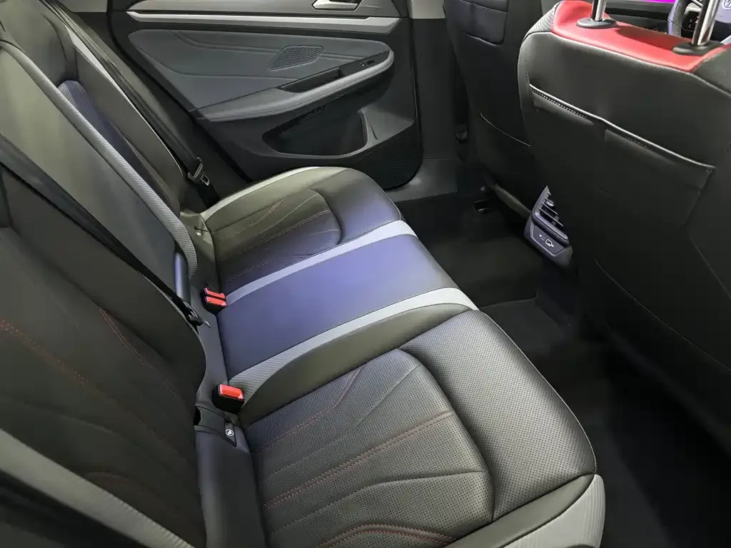 Volkswagen Lamando 2022 из CN, фото 8