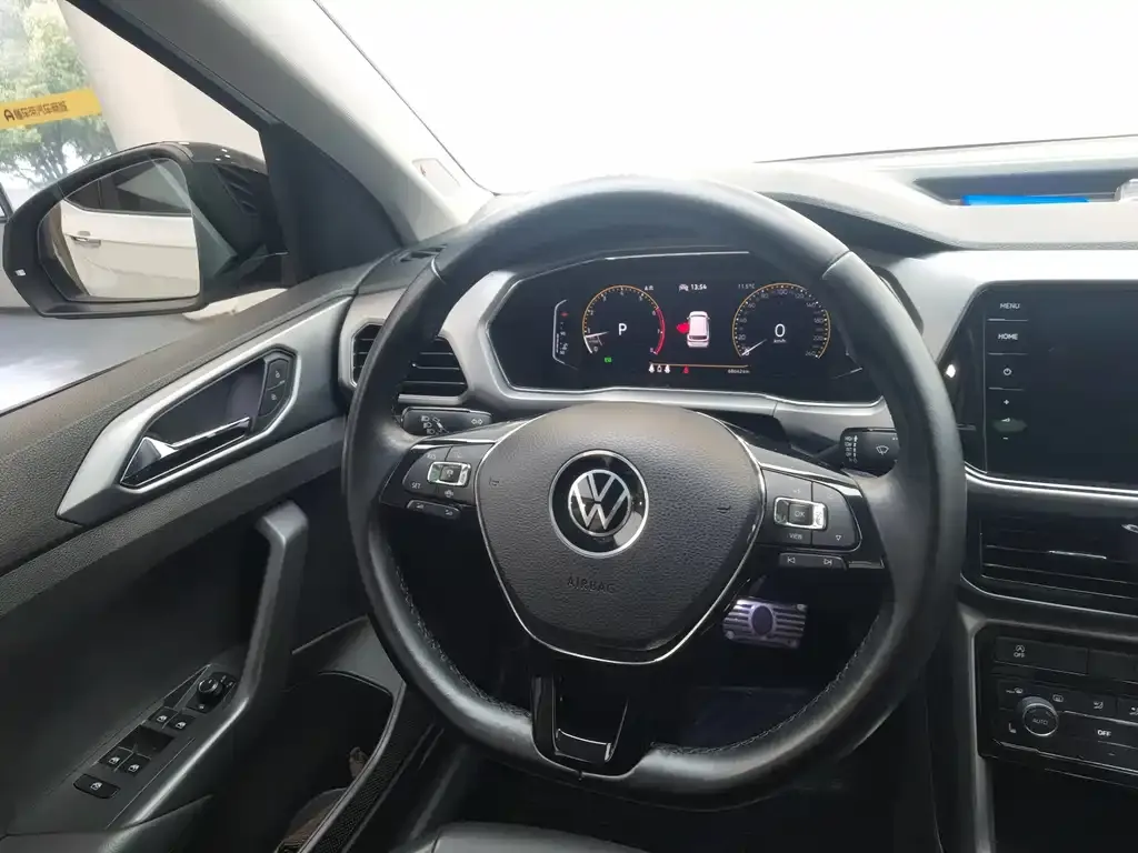 Volkswagen T-Cross — фото 6