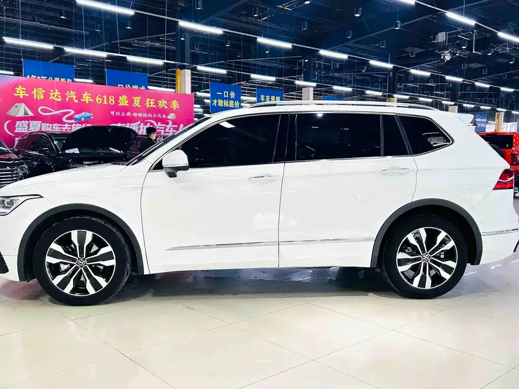 Volkswagen Tiguan L — фото 4