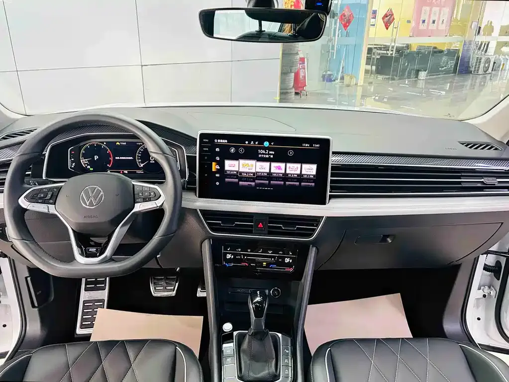 Volkswagen Tiguan L — фото 5