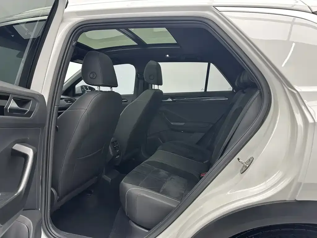 Volkswagen T-Roc 2021 из CN, фото 2