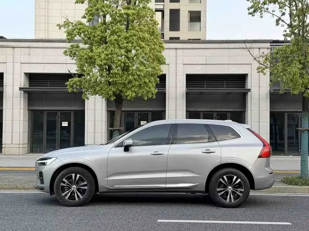 Volvo XC60 — фото 6