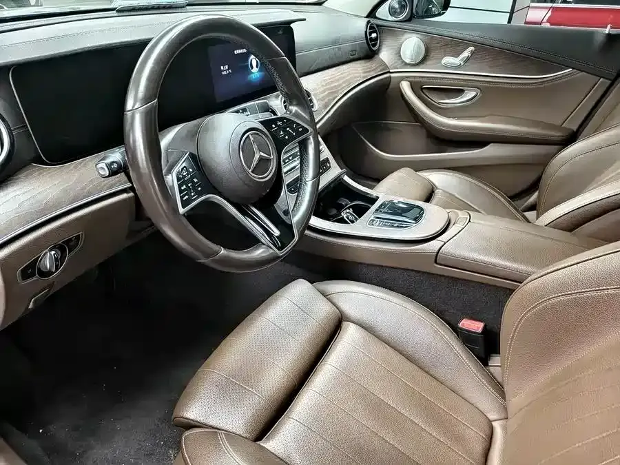 Mercedes-Benz E-Class — фото 10