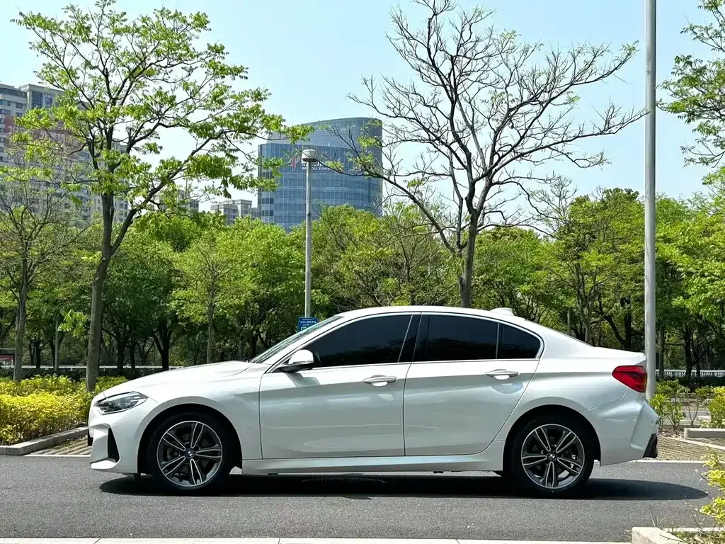 BMW 1 Series 2023 из CN, фото 9