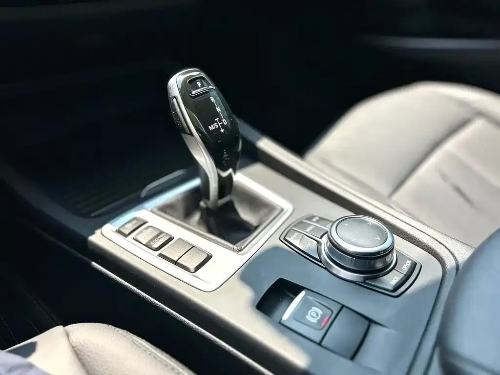 BMW 1 Series 2023 из CN, фото 2