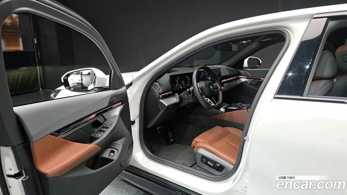 BMW 5-Series 2025 из KR, фото 8