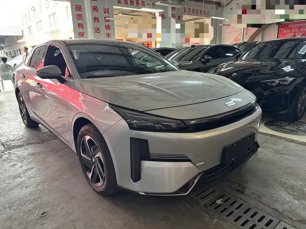 Geely Galaxy L6 — фото 10