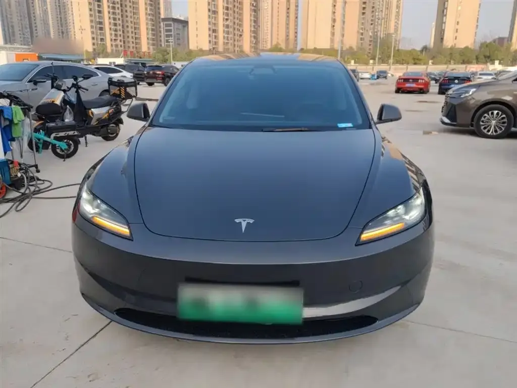 Tesla Model 3 — фото 2