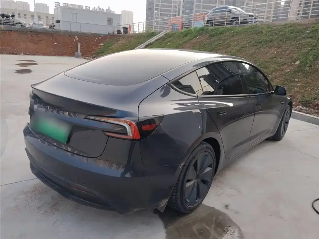 Tesla Model 3 — фото 5
