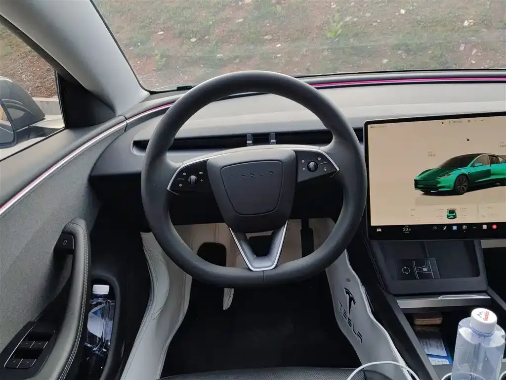 Tesla Model 3 — фото 10