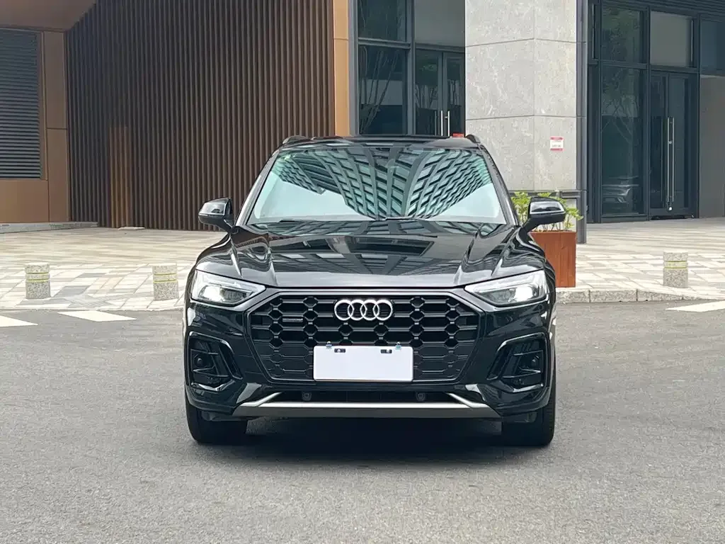 Audi Q5L 2021 из CN, фото 2
