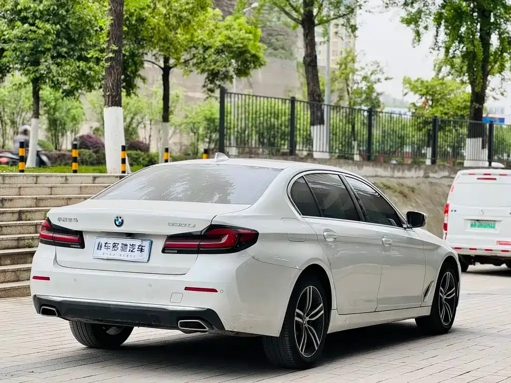 BMW 5 Series — фото 3